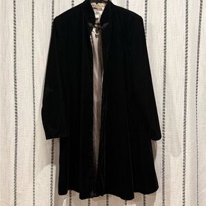 Stunning Vintage Patra Black Velvet Women's Cape